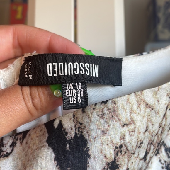 SNAKEPRINT MISSGUIDED RUFFLE DRESS SIZE 6 - Picture 4 of 6